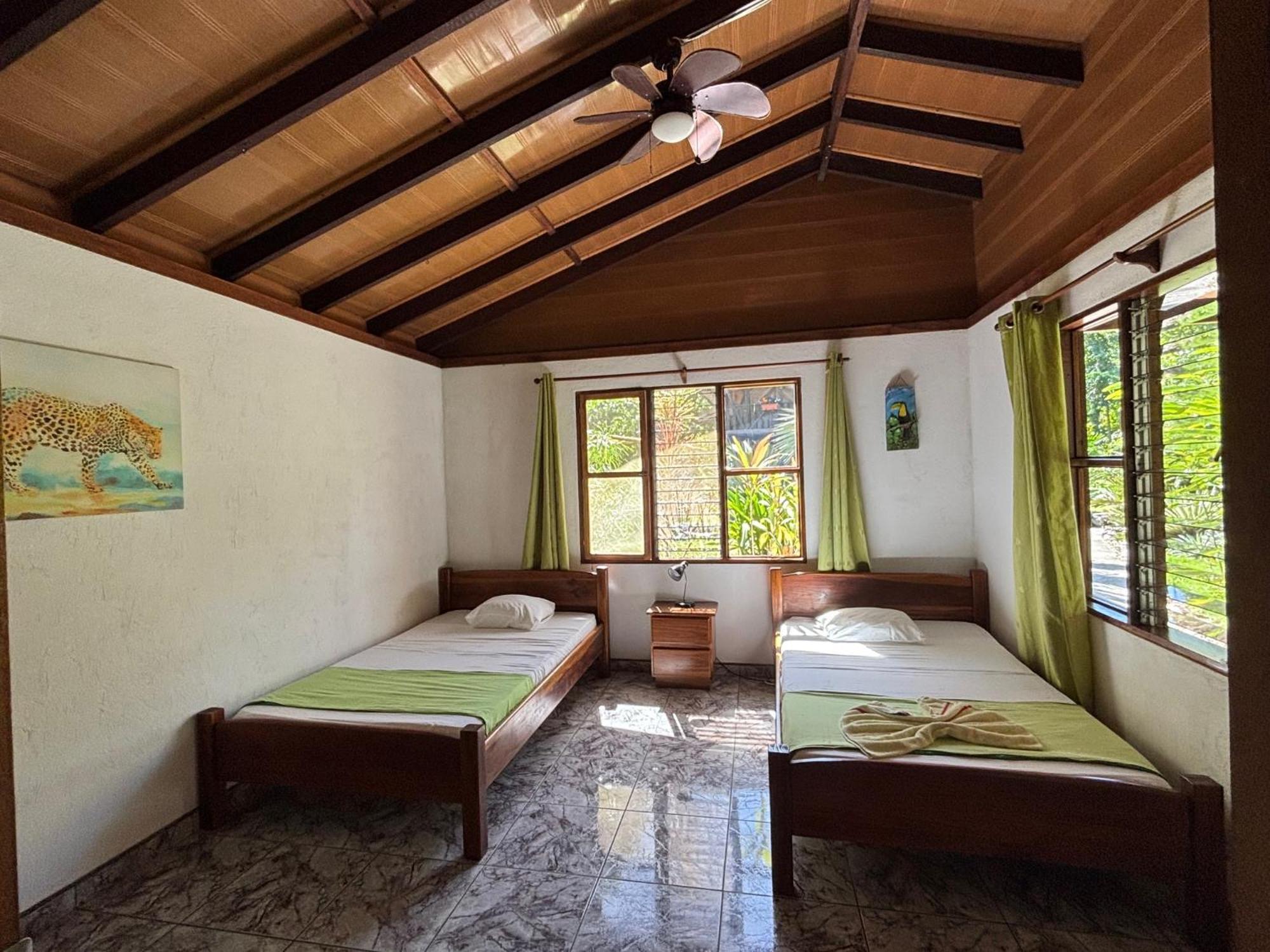 Hotel Suizo Loco Lodge & Resort Cahuita Εξωτερικό φωτογραφία