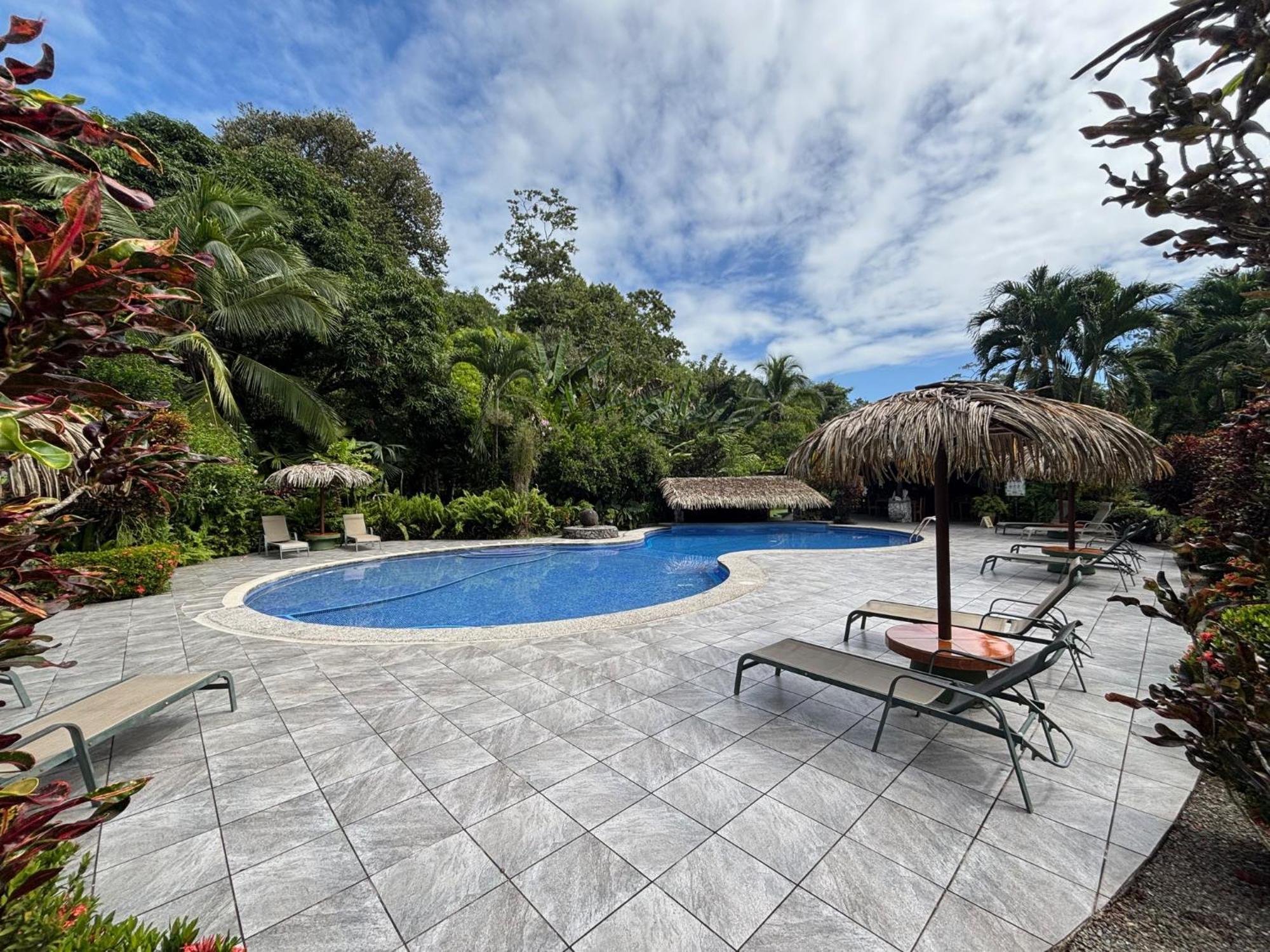 Hotel Suizo Loco Lodge & Resort Cahuita Εξωτερικό φωτογραφία