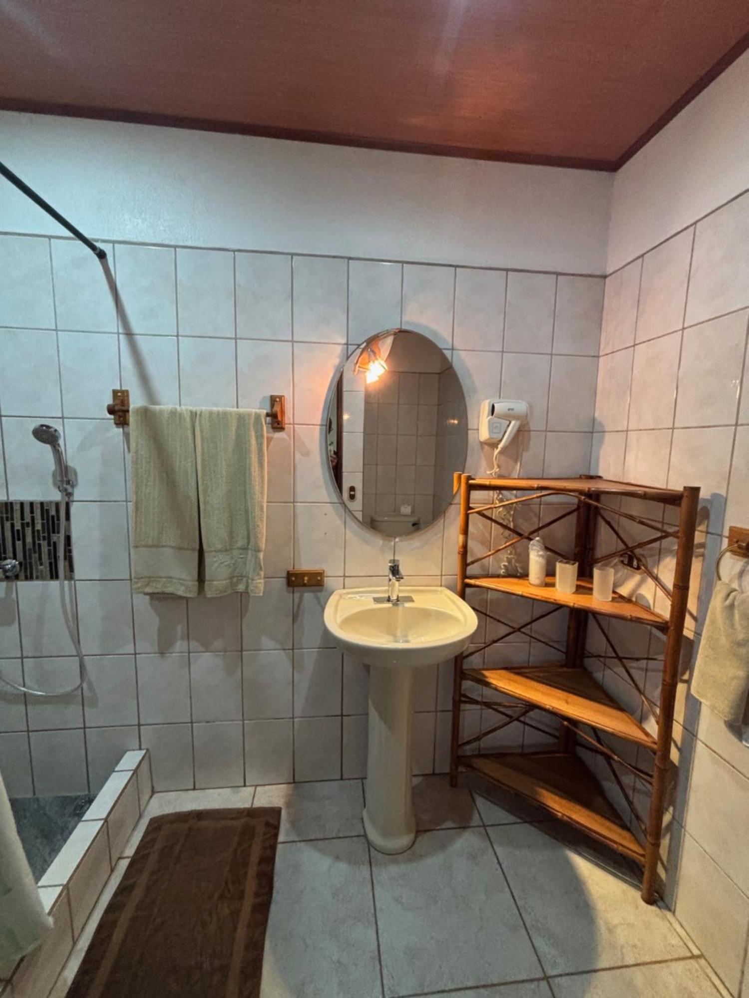Hotel Suizo Loco Lodge & Resort Cahuita Εξωτερικό φωτογραφία