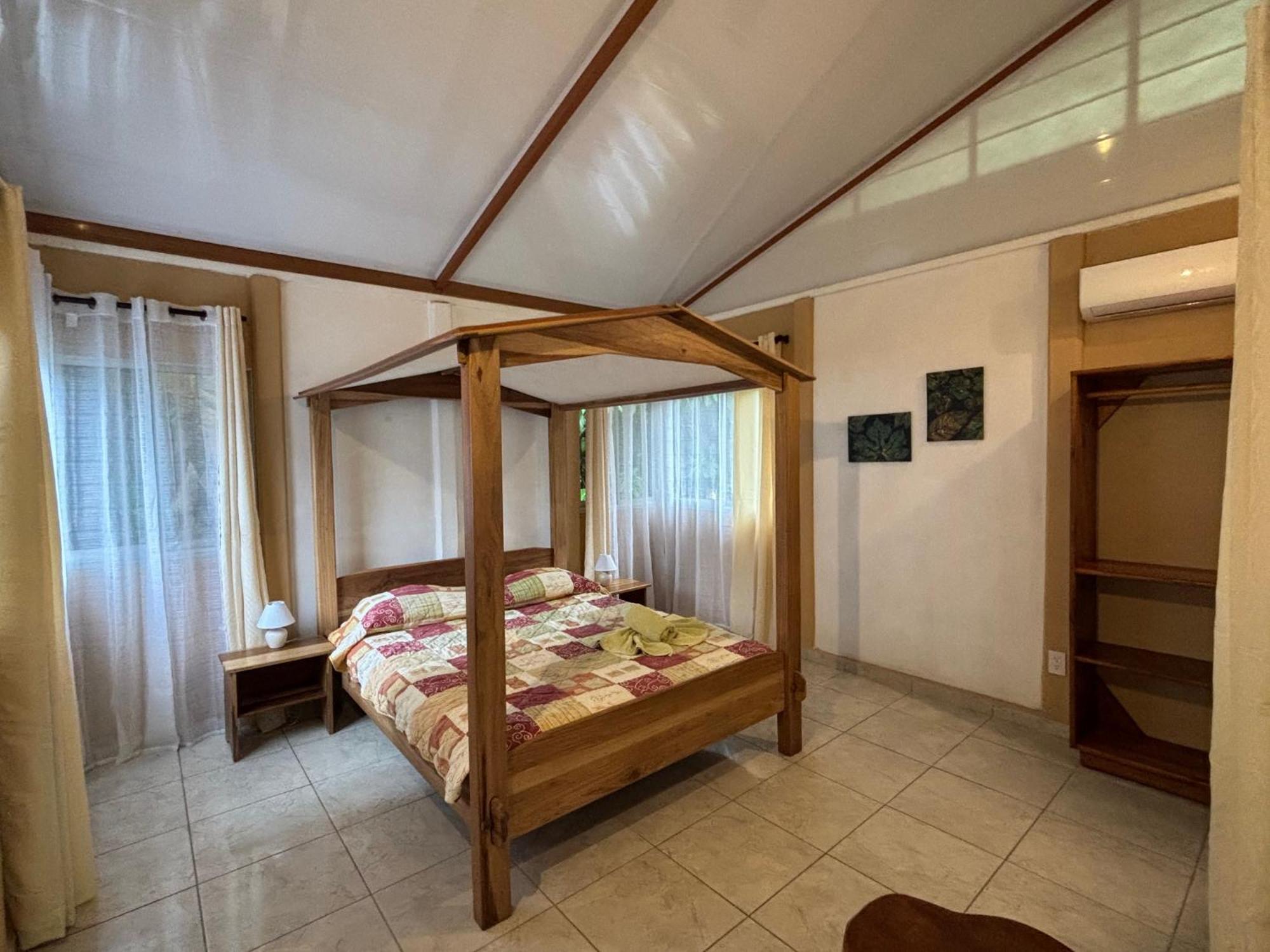 Hotel Suizo Loco Lodge & Resort Cahuita Εξωτερικό φωτογραφία